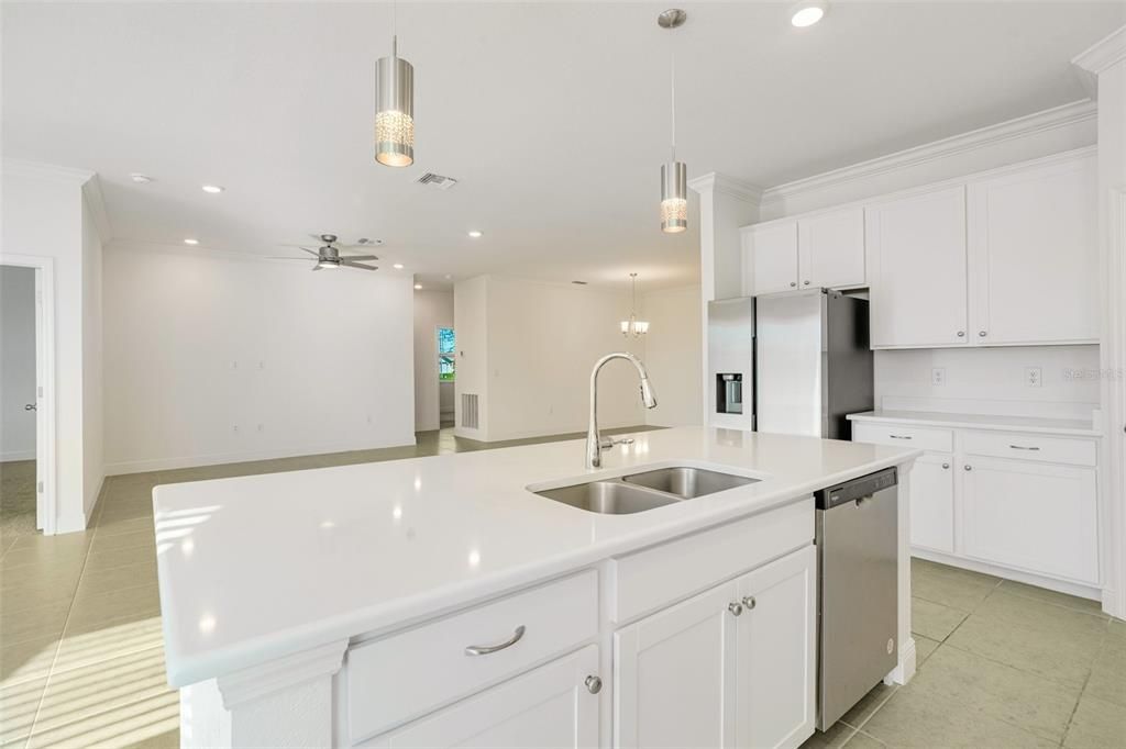 For Rent: $2,900 (4 beds, 3 baths, 2381 Square Feet)