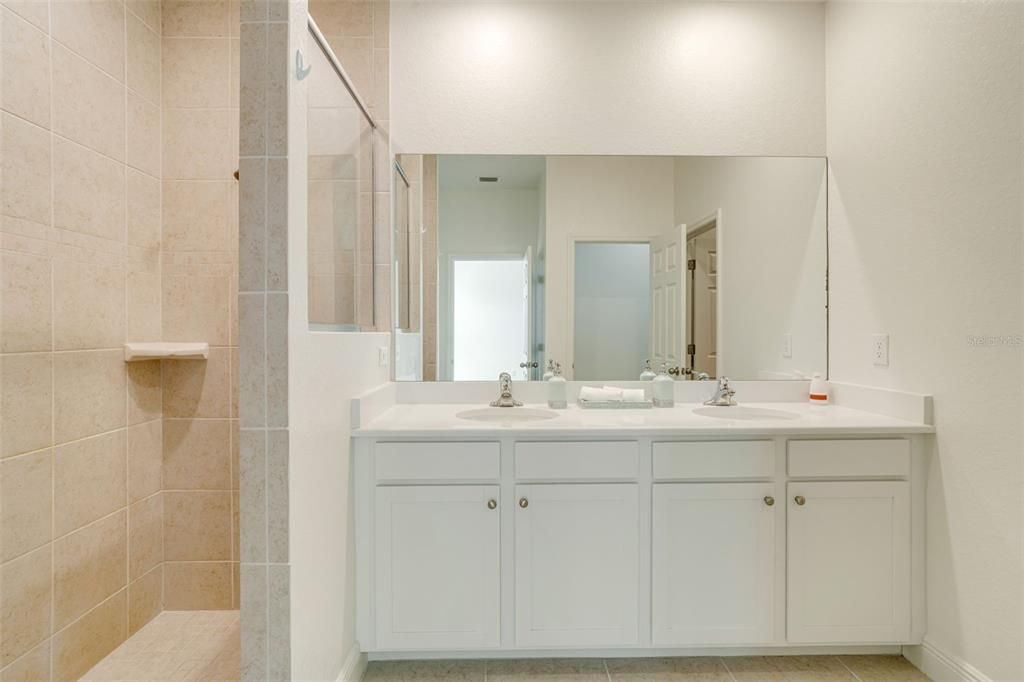 For Rent: $2,900 (4 beds, 3 baths, 2381 Square Feet)