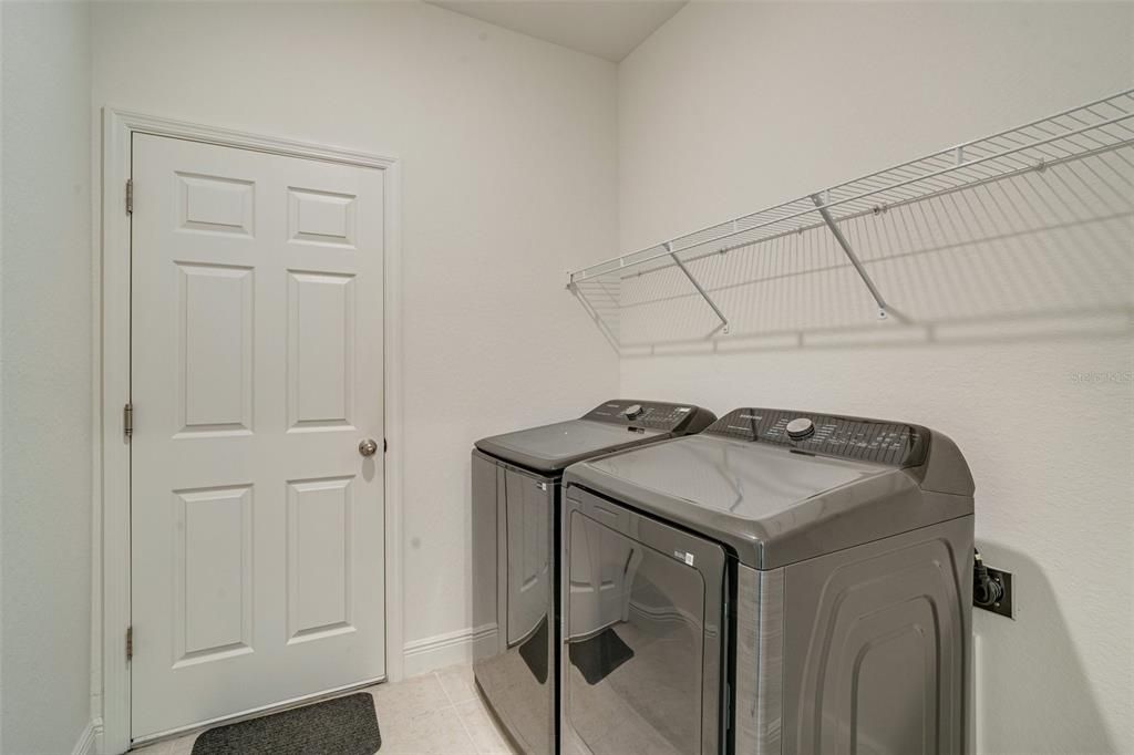 For Rent: $2,900 (4 beds, 3 baths, 2381 Square Feet)