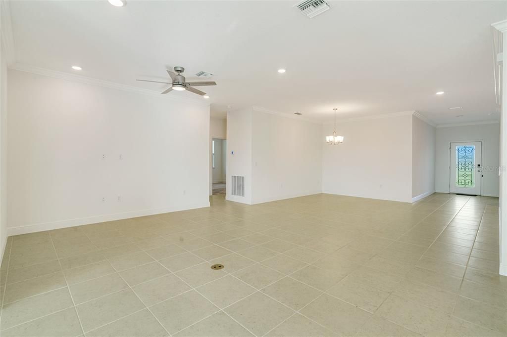 For Rent: $2,900 (4 beds, 3 baths, 2381 Square Feet)