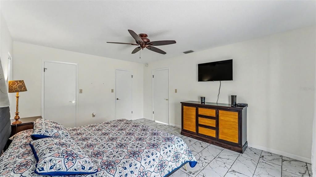 For Sale: $295,000 (2 beds, 2 baths, 1406 Square Feet)