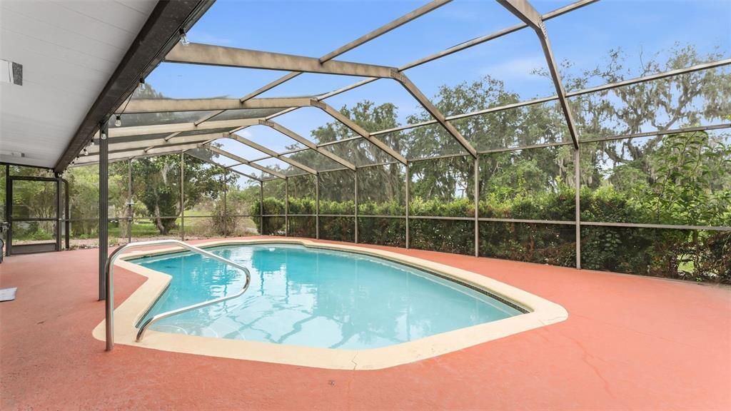 For Sale: $295,000 (2 beds, 2 baths, 1406 Square Feet)
