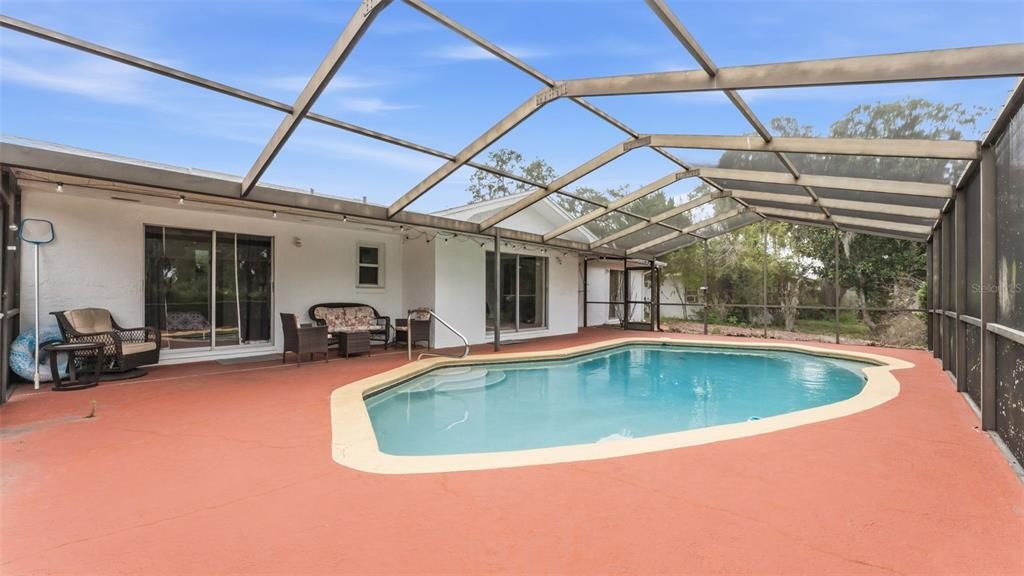 For Sale: $295,000 (2 beds, 2 baths, 1406 Square Feet)