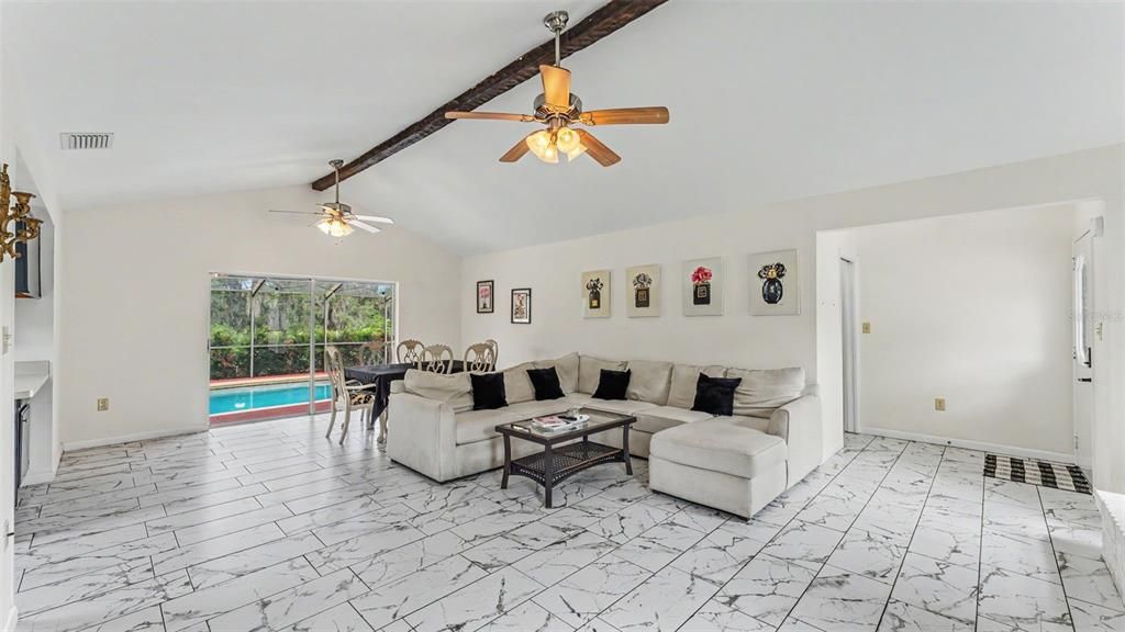 For Sale: $295,000 (2 beds, 2 baths, 1406 Square Feet)