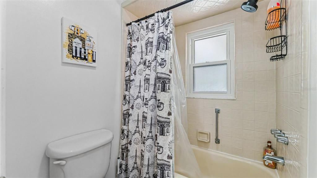 For Sale: $295,000 (2 beds, 2 baths, 1406 Square Feet)