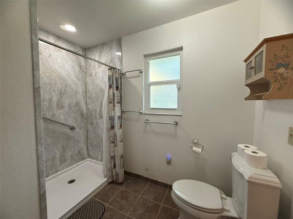 На продажу: $339,000 (3 спален, 2 ванн, 1664 Квадратных фут)