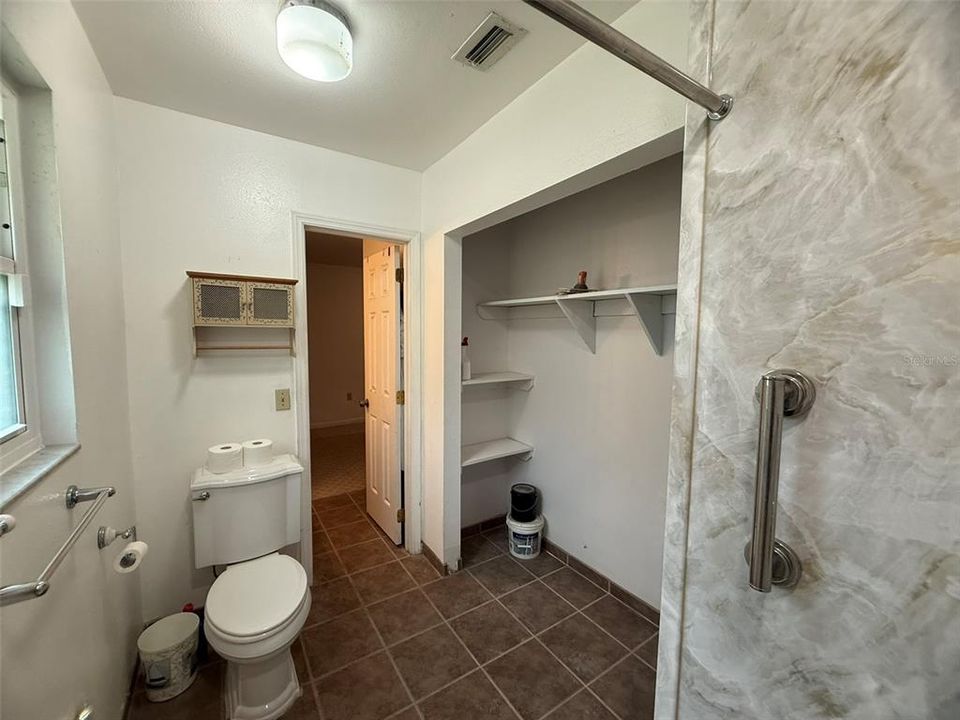 На продажу: $339,000 (3 спален, 2 ванн, 1664 Квадратных фут)