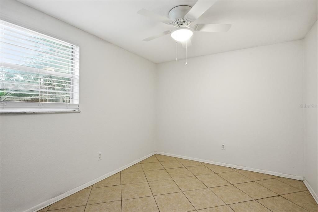 For Rent: $1,850 (2 beds, 1 baths, 650 Square Feet)
