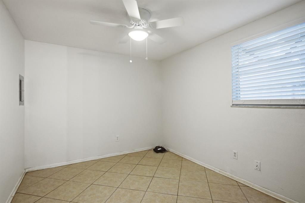 For Rent: $1,850 (2 beds, 1 baths, 650 Square Feet)