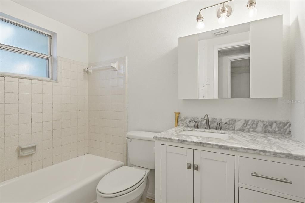 For Rent: $1,850 (2 beds, 1 baths, 650 Square Feet)