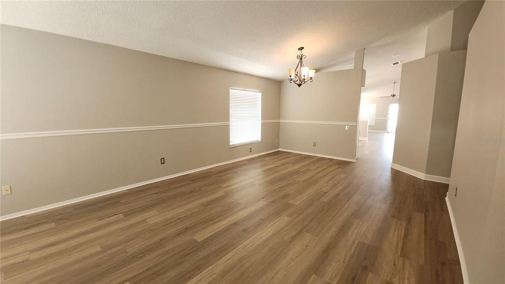For Rent: $2,300 (4 beds, 2 baths, 1946 Square Feet)