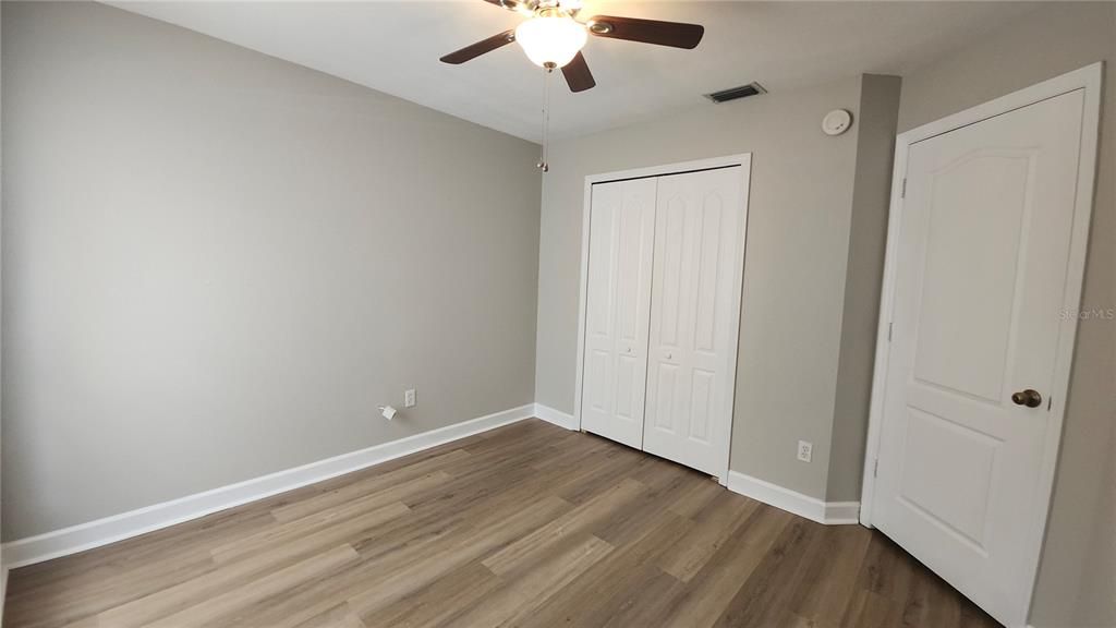 For Rent: $2,300 (4 beds, 2 baths, 1946 Square Feet)