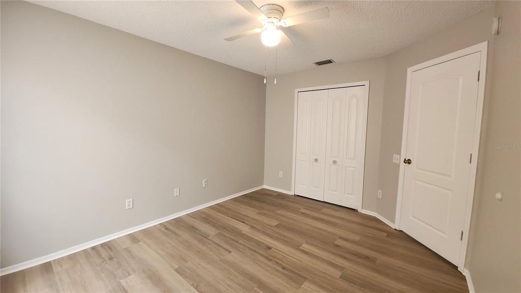 For Rent: $2,300 (4 beds, 2 baths, 1946 Square Feet)