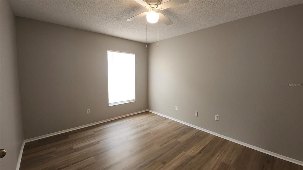 For Rent: $2,300 (4 beds, 2 baths, 1946 Square Feet)