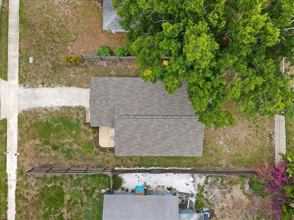 For Sale: $375,000 (2 beds, 1 baths, 839 Square Feet)