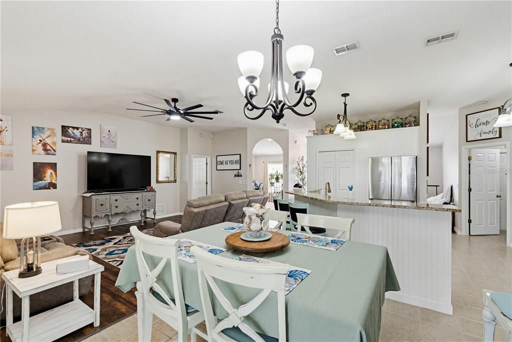 For Sale: $345,000 (3 beds, 2 baths, 2006 Square Feet)