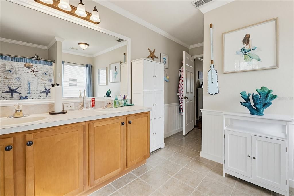 For Sale: $345,000 (3 beds, 2 baths, 2006 Square Feet)