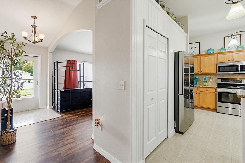 For Sale: $345,000 (3 beds, 2 baths, 2006 Square Feet)