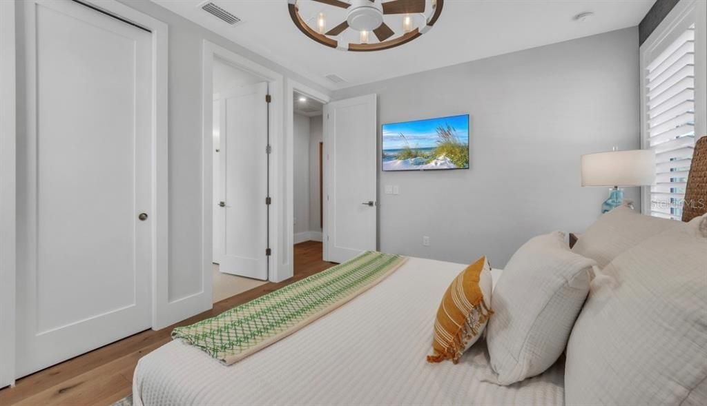 En Venta: $3,769,219 (5 camas, 5 baños, 3021 Pies cuadrados)