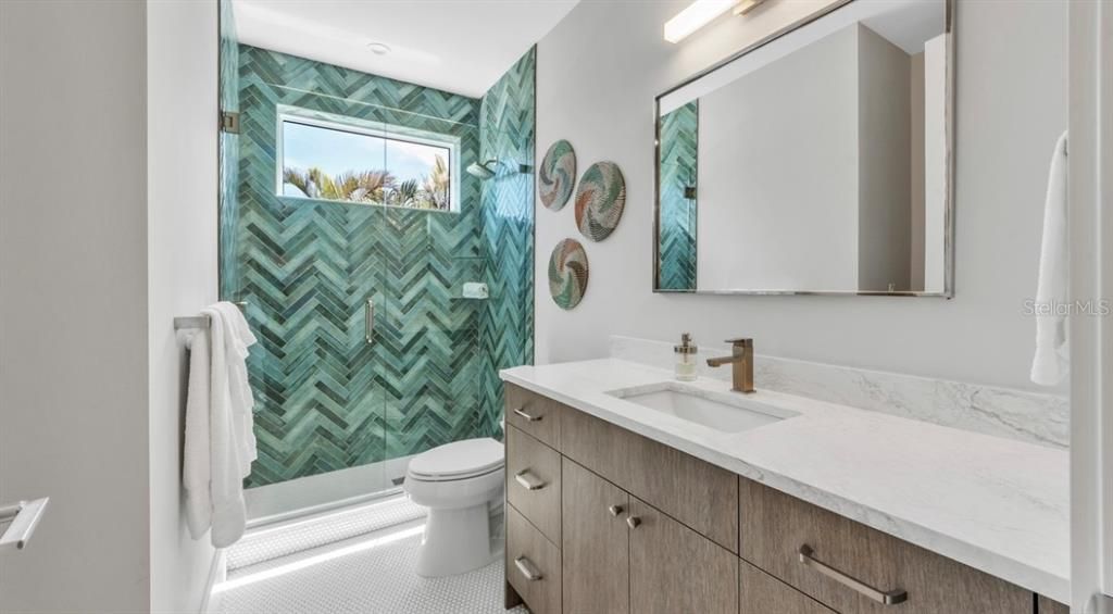En Venta: $3,769,219 (5 camas, 5 baños, 3021 Pies cuadrados)