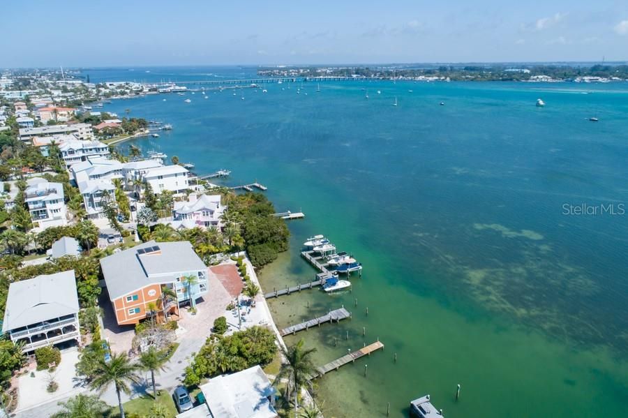 En Venta: $3,769,219 (5 camas, 5 baños, 3021 Pies cuadrados)
