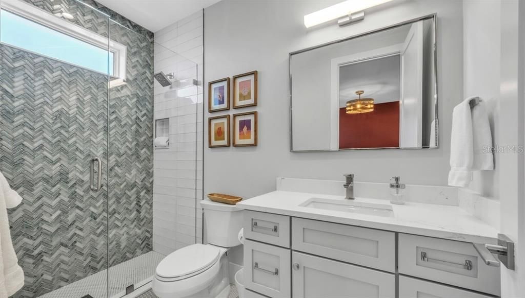 En Venta: $3,769,219 (5 camas, 5 baños, 3021 Pies cuadrados)