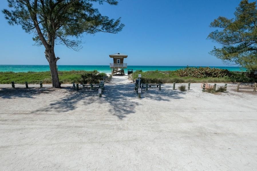 En Venta: $3,769,219 (5 camas, 5 baños, 3021 Pies cuadrados)