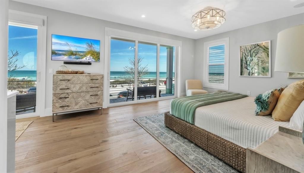 En Venta: $3,769,219 (5 camas, 5 baños, 3021 Pies cuadrados)