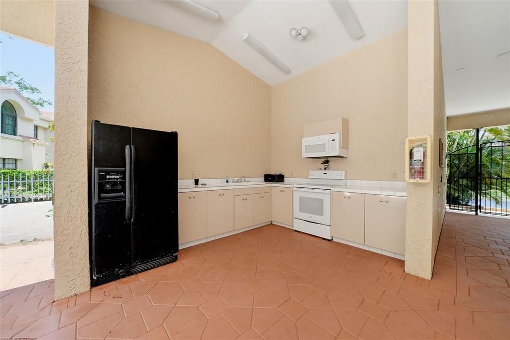 For Sale: $329,000 (3 beds, 2 baths, 1250 Square Feet)