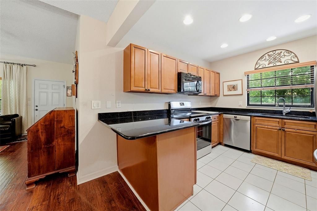 For Sale: $329,000 (3 beds, 2 baths, 1250 Square Feet)