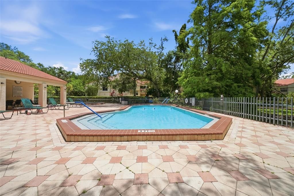 For Sale: $329,000 (3 beds, 2 baths, 1250 Square Feet)
