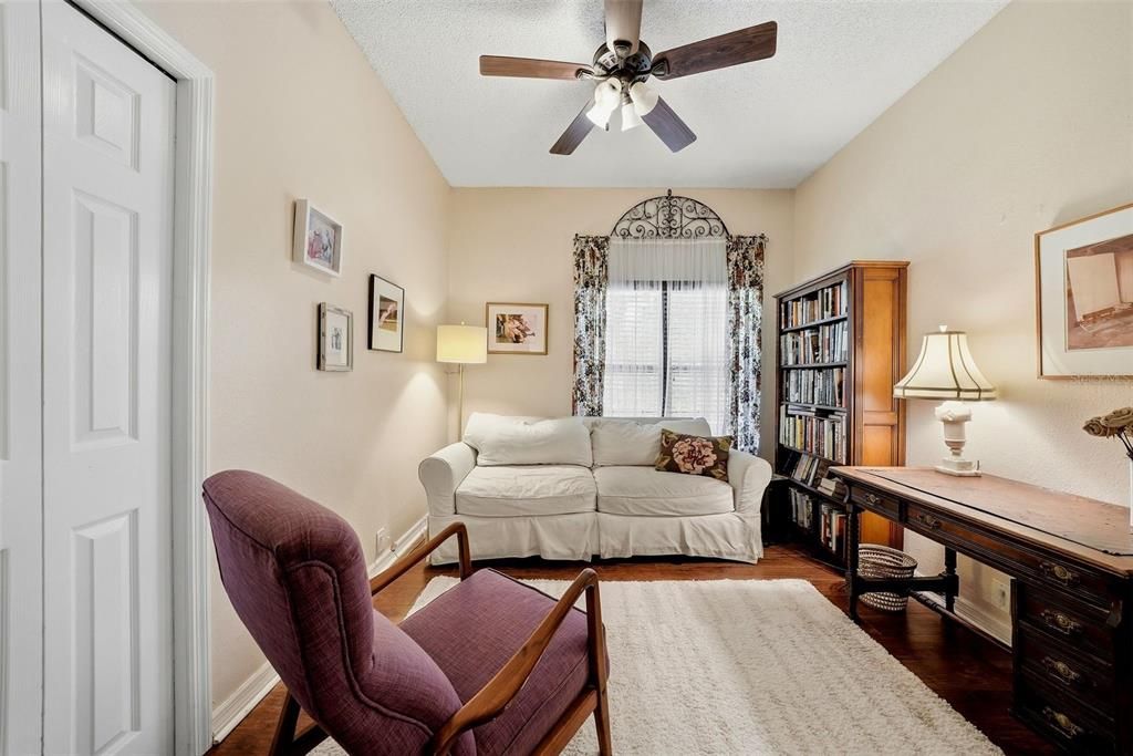 For Sale: $329,000 (3 beds, 2 baths, 1250 Square Feet)