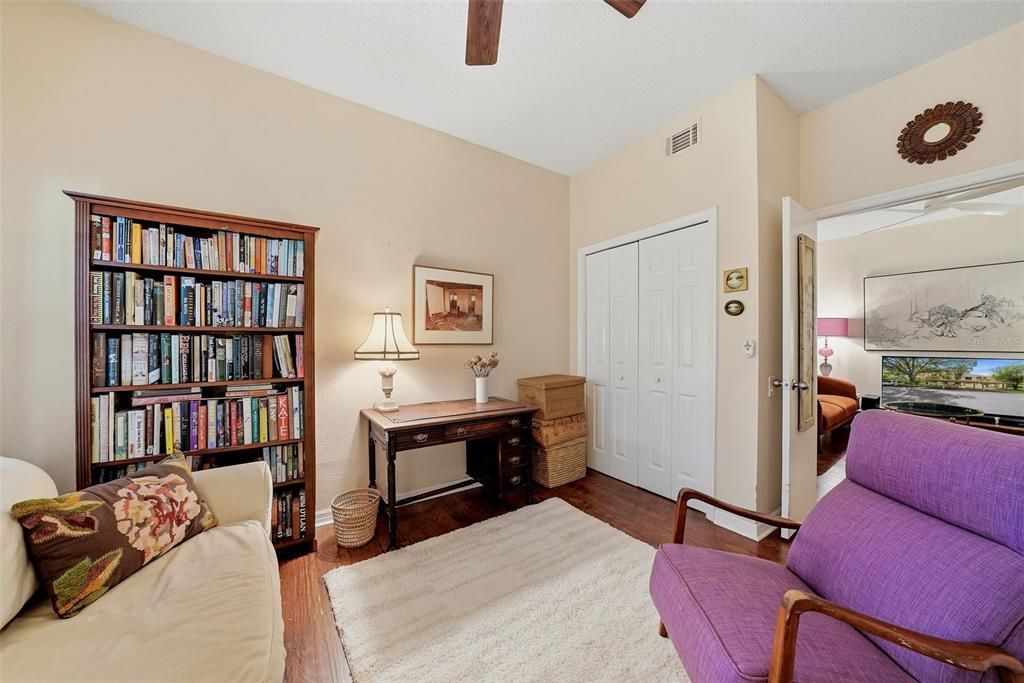 For Sale: $329,000 (3 beds, 2 baths, 1250 Square Feet)
