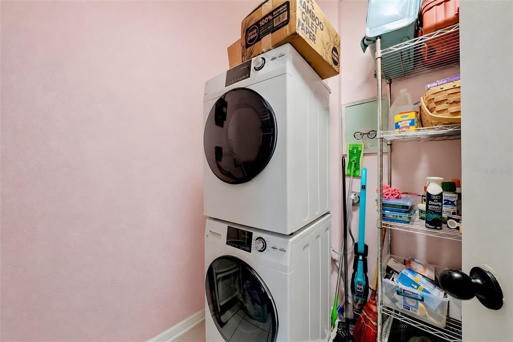 For Sale: $329,000 (3 beds, 2 baths, 1250 Square Feet)
