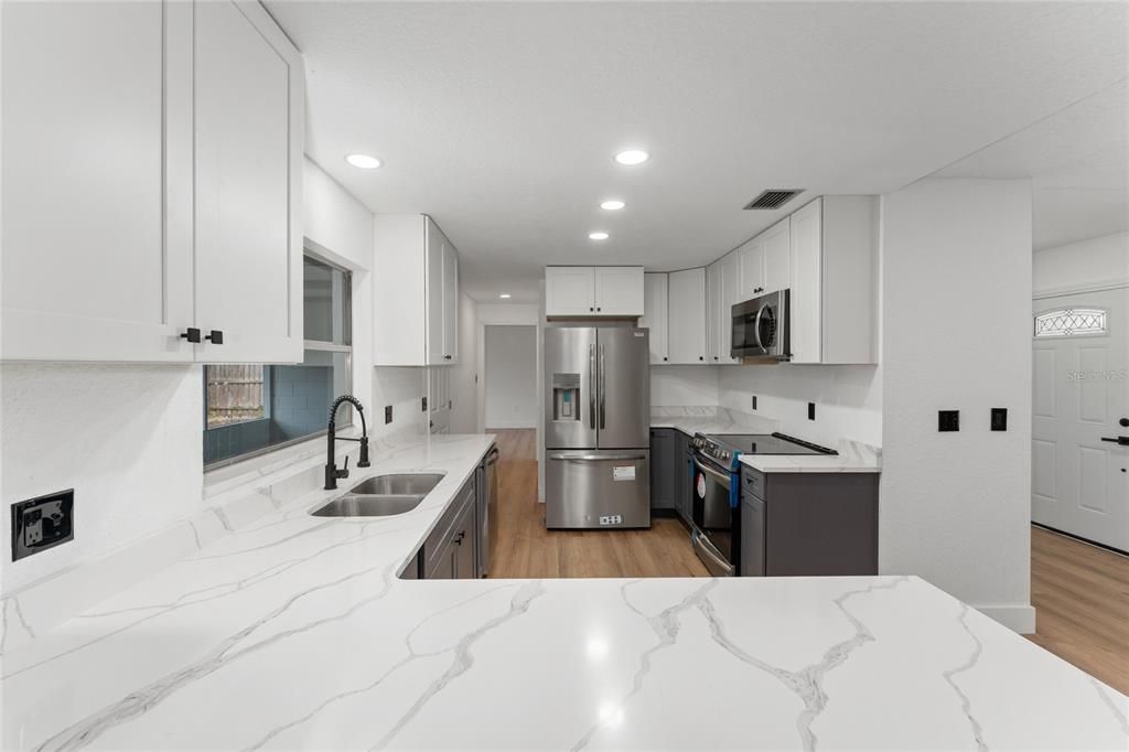 For Sale: $399,999 (4 beds, 3 baths, 2407 Square Feet)