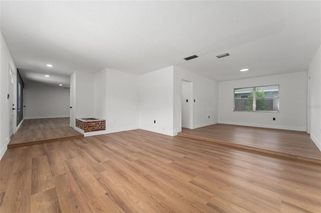 For Sale: $399,999 (4 beds, 3 baths, 2407 Square Feet)