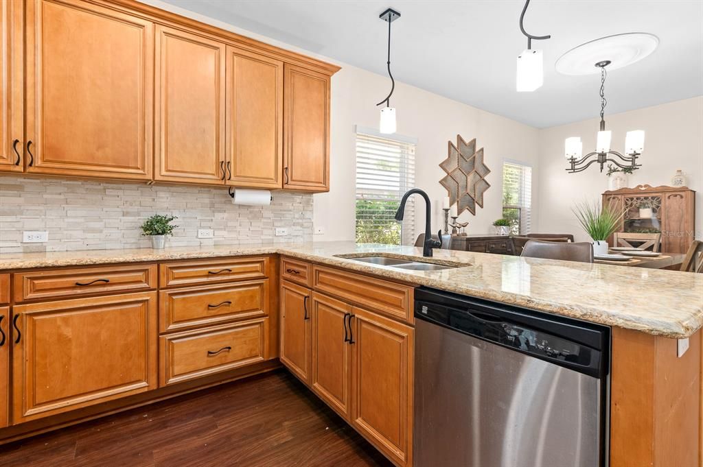 For Rent: $2,900 (3 beds, 2 baths, 1636 Square Feet)