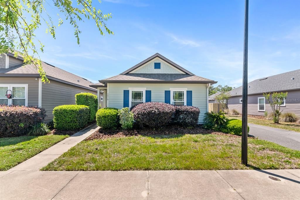For Rent: $2,900 (3 beds, 2 baths, 1636 Square Feet)