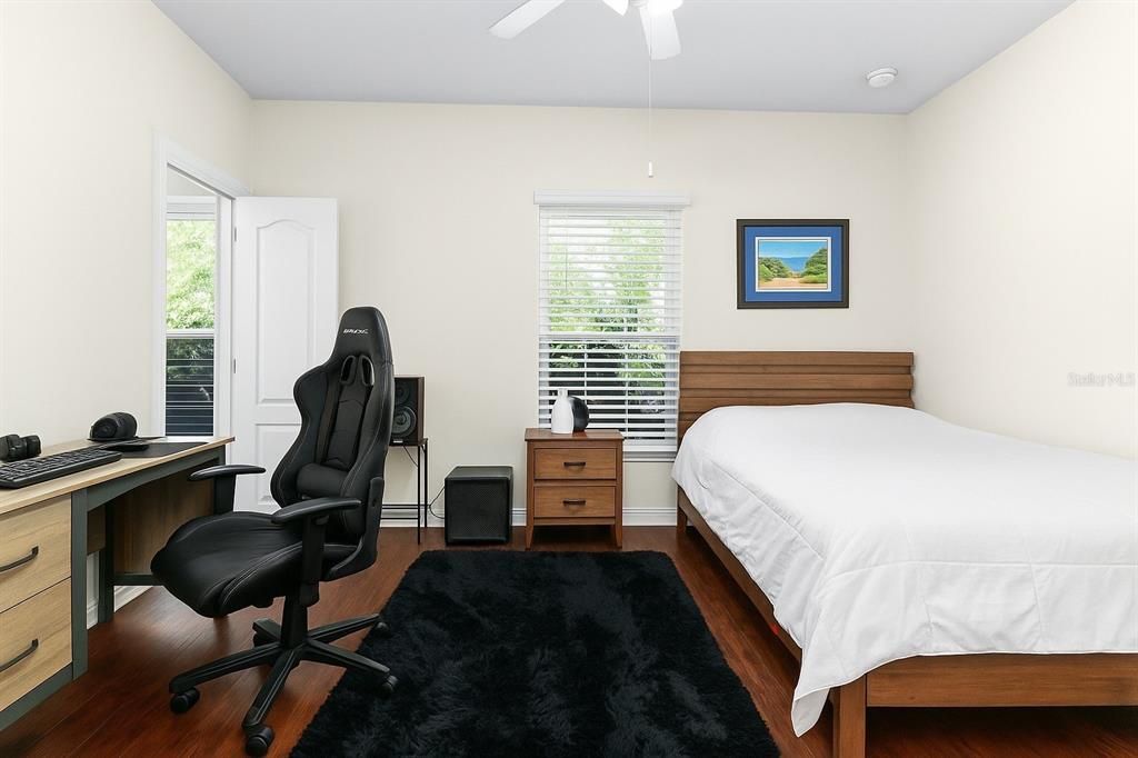 For Rent: $2,900 (3 beds, 2 baths, 1636 Square Feet)