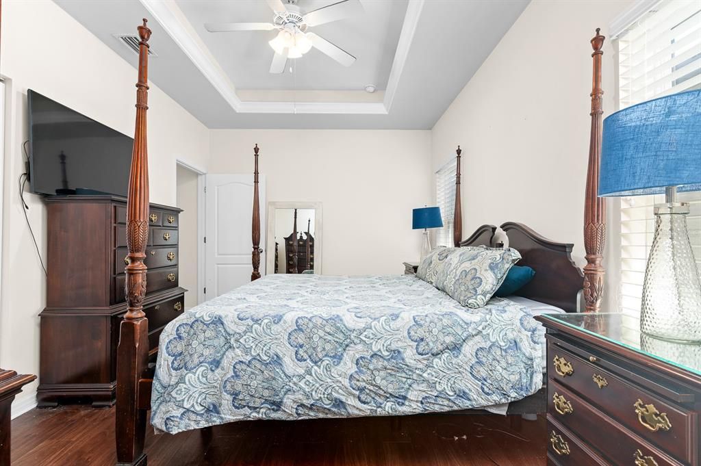 For Rent: $2,900 (3 beds, 2 baths, 1636 Square Feet)