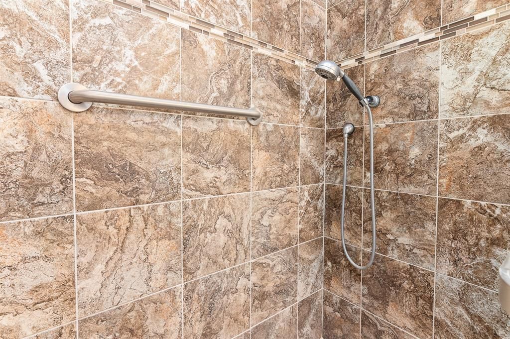 For Rent: $2,900 (3 beds, 2 baths, 1636 Square Feet)