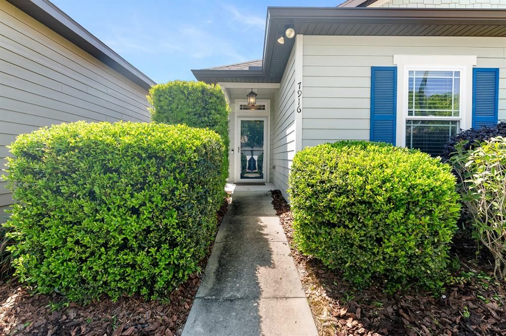 For Rent: $2,900 (3 beds, 2 baths, 1636 Square Feet)