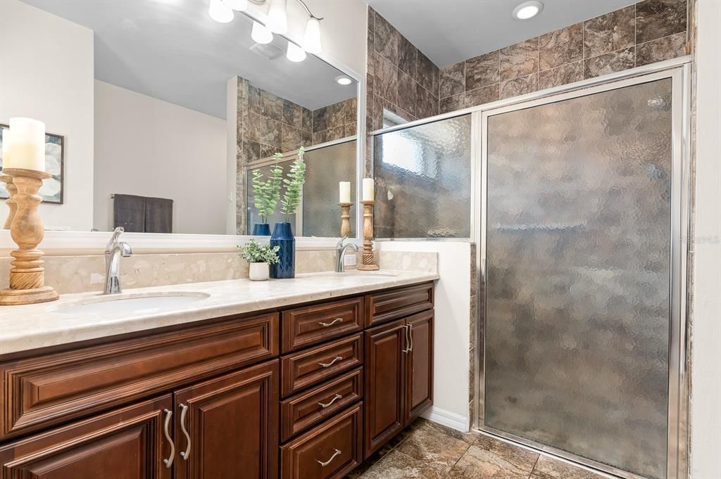 For Rent: $2,900 (3 beds, 2 baths, 1636 Square Feet)