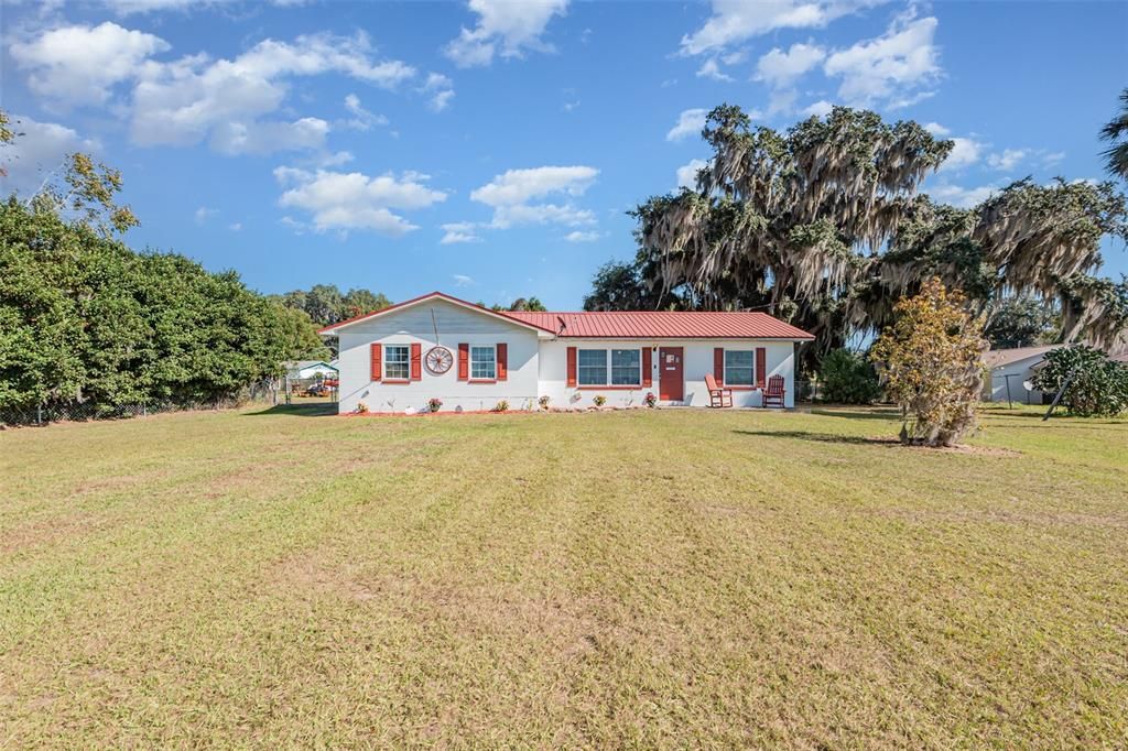 For Sale: $328,000 (3 beds, 2 baths, 1360 Square Feet)