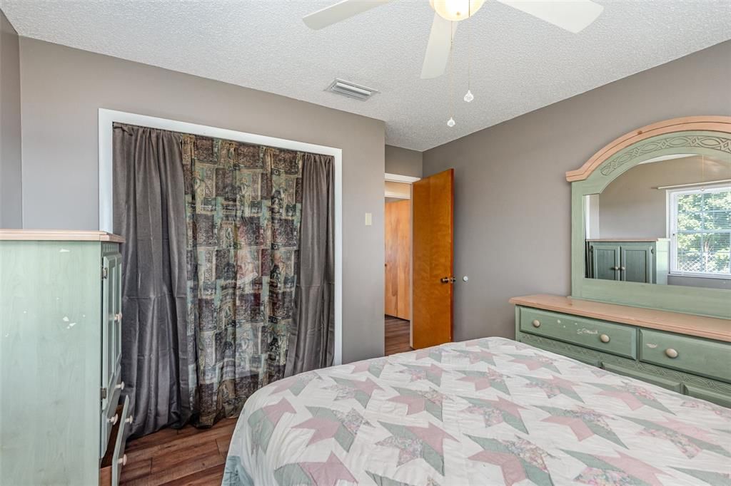 For Sale: $328,000 (3 beds, 2 baths, 1360 Square Feet)