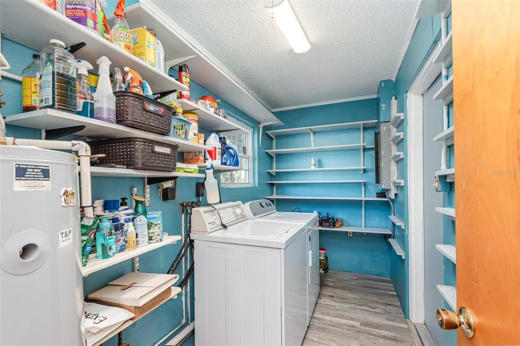 For Sale: $328,000 (3 beds, 2 baths, 1360 Square Feet)