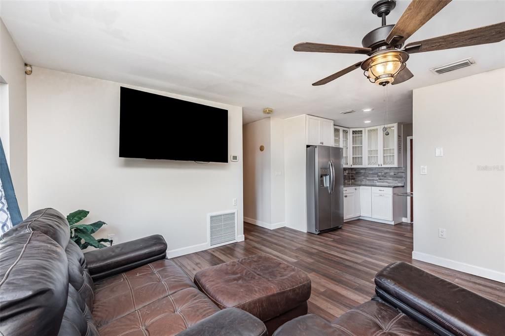 For Sale: $328,000 (3 beds, 2 baths, 1360 Square Feet)