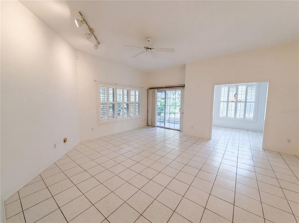 En Venta: $313,000 (3 camas, 2 baños, 1957 Pies cuadrados)