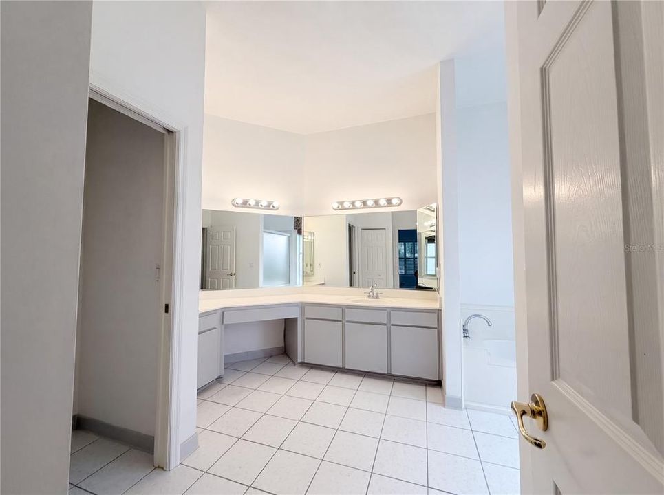 En Venta: $313,000 (3 camas, 2 baños, 1957 Pies cuadrados)