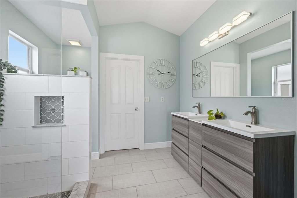 For Sale: $449,900 (3 beds, 2 baths, 1537 Square Feet)